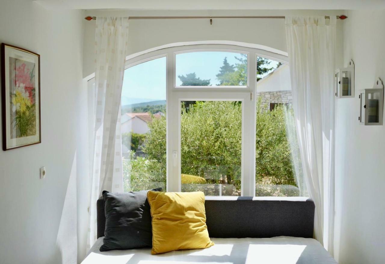 Apartments Ana Сутіван Екстер'єр фото