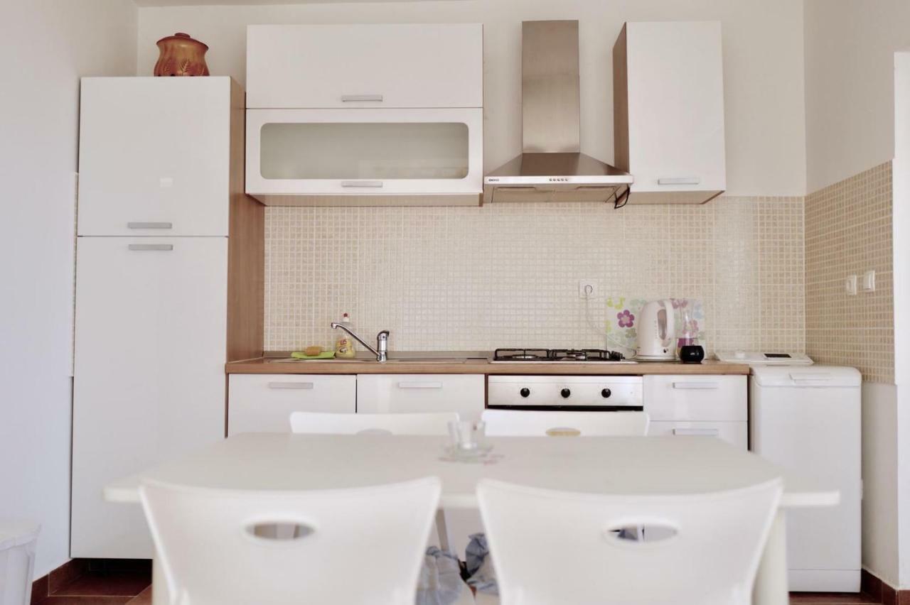 Apartments Ana Сутіван Екстер'єр фото