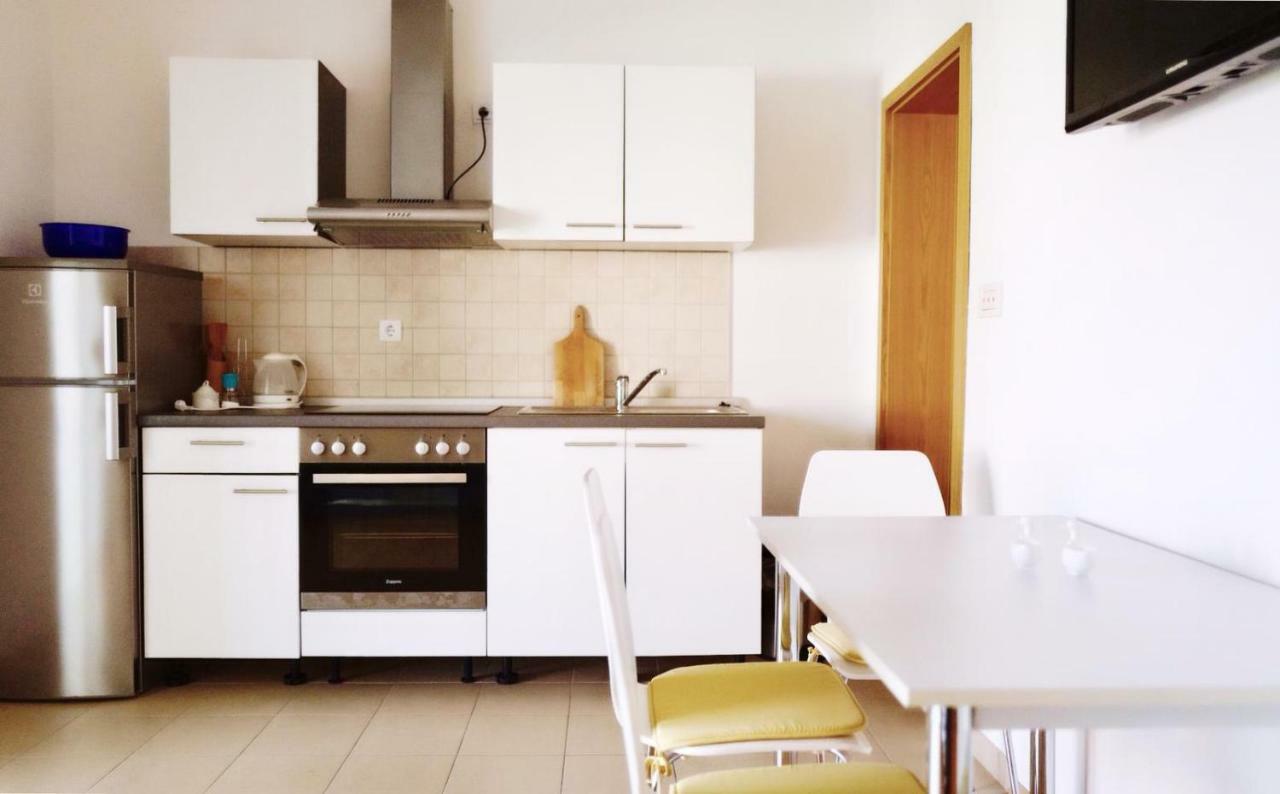 Apartments Ana Сутіван Екстер'єр фото